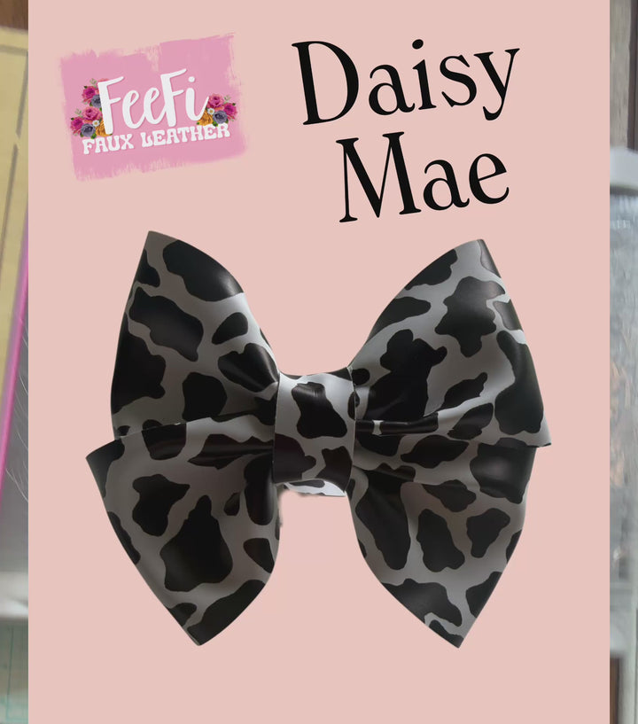 Daisy Mae Bow Die for Making 4 1/2 Inch Pinch Hair Bows